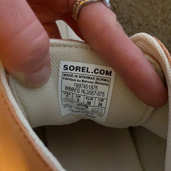 NWT Sorel booties - Picture 5 of 5